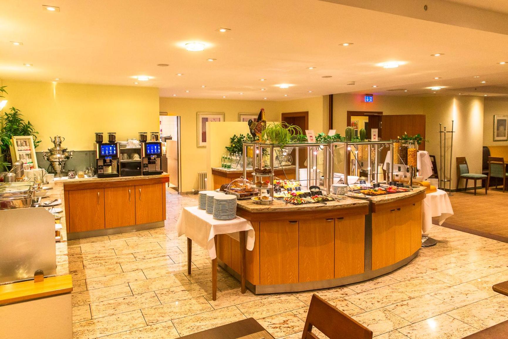Hotel Scheffelhoehe Bruchsal Bagian luar foto