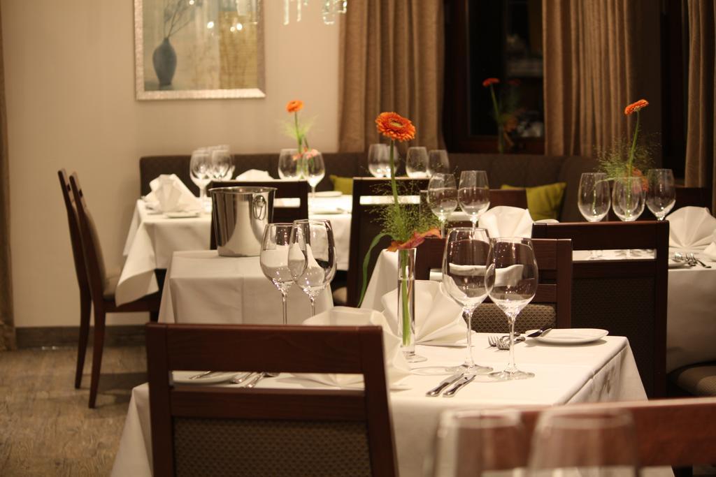 Hotel Scheffelhoehe Bruchsal Bagian luar foto