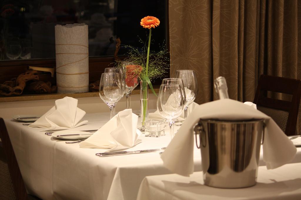 Hotel Scheffelhoehe Bruchsal Bagian luar foto