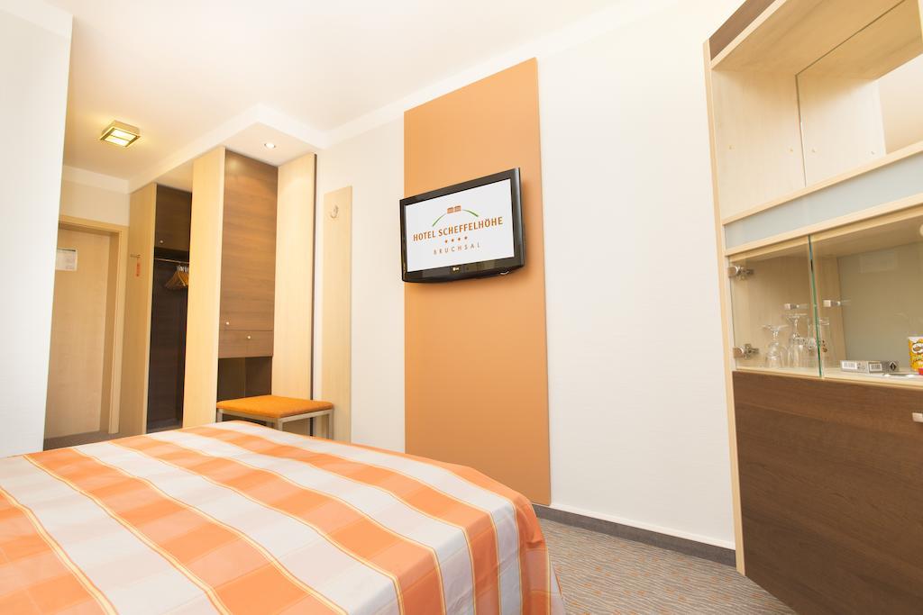 Hotel Scheffelhoehe Bruchsal Bagian luar foto
