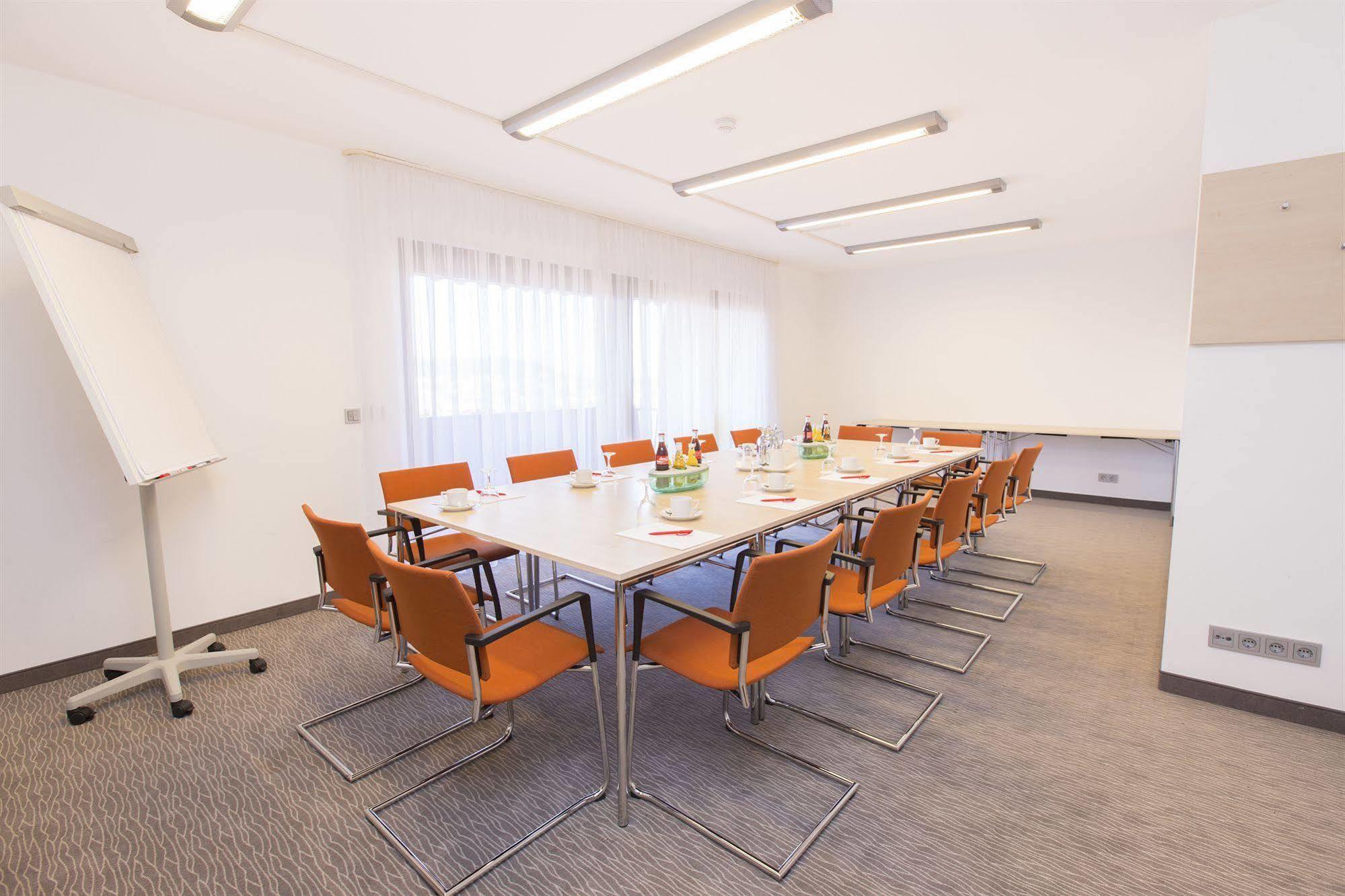 Hotel Scheffelhoehe Bruchsal Bagian luar foto