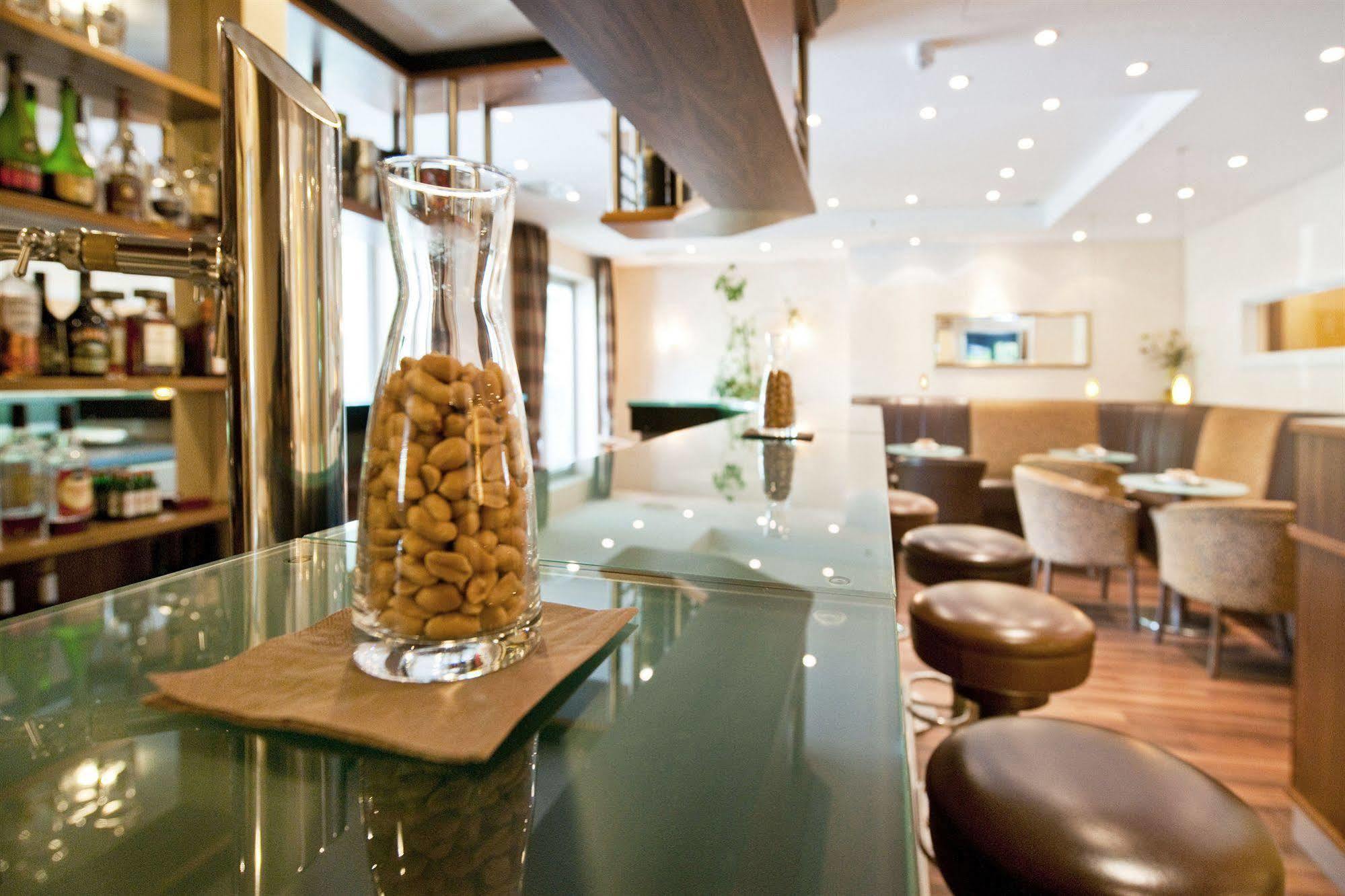 Hotel Scheffelhoehe Bruchsal Bagian luar foto
